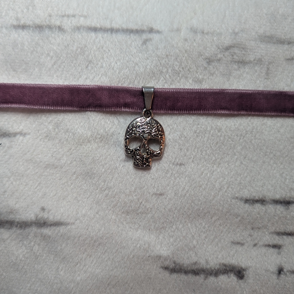 🩷 Skull Choker